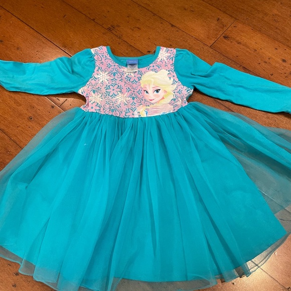 Elsa Frozen bundle Size 4 - Picture 4 of 11
